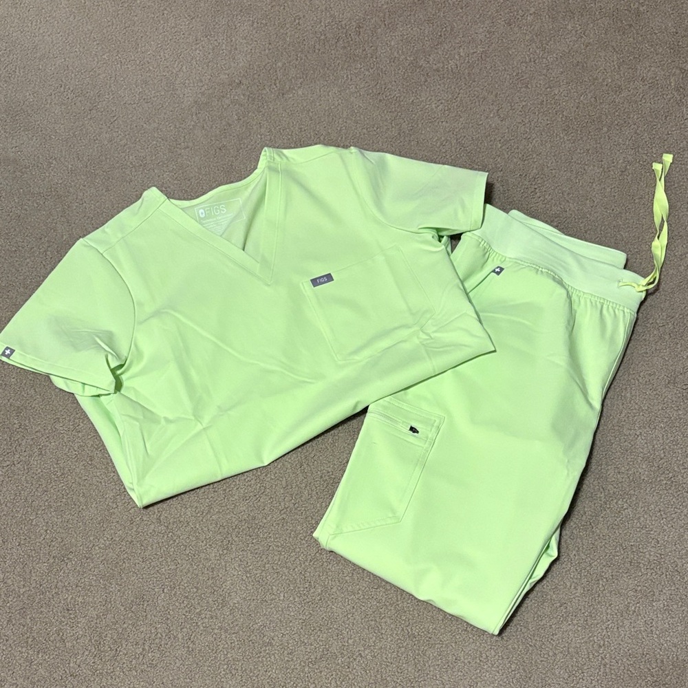FIGS Sea Mist Petite Jogger Scrub pant and Catarina One-Pocket Scrub top